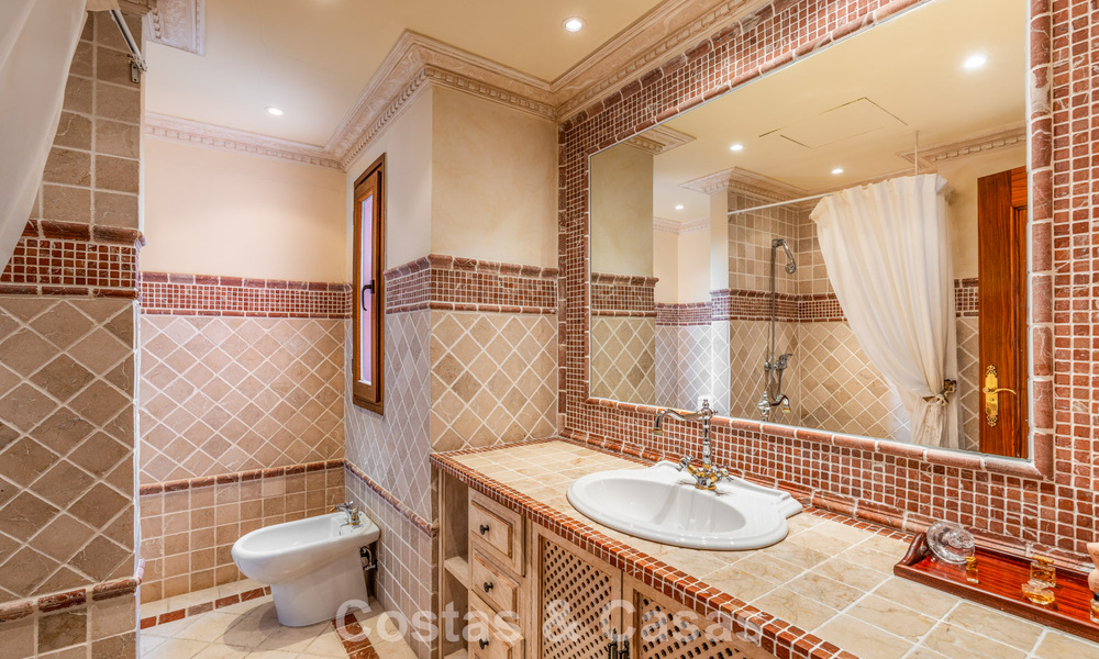 Zeer ruim duplex penthouse met eigen zwembad te koop, beachside nabij Guadalmina Baja, Marbella - Estepona 783532