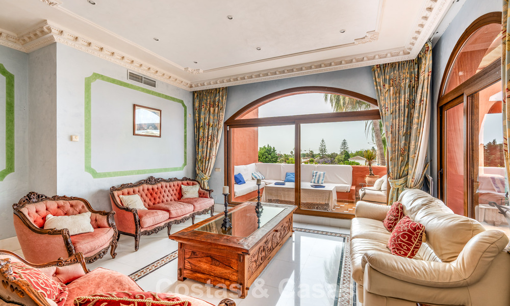 Zeer ruim duplex penthouse met eigen zwembad te koop, beachside nabij Guadalmina Baja, Marbella - Estepona 783535