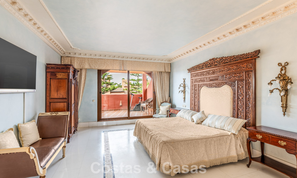 Zeer ruim duplex penthouse met eigen zwembad te koop, beachside nabij Guadalmina Baja, Marbella - Estepona 783539