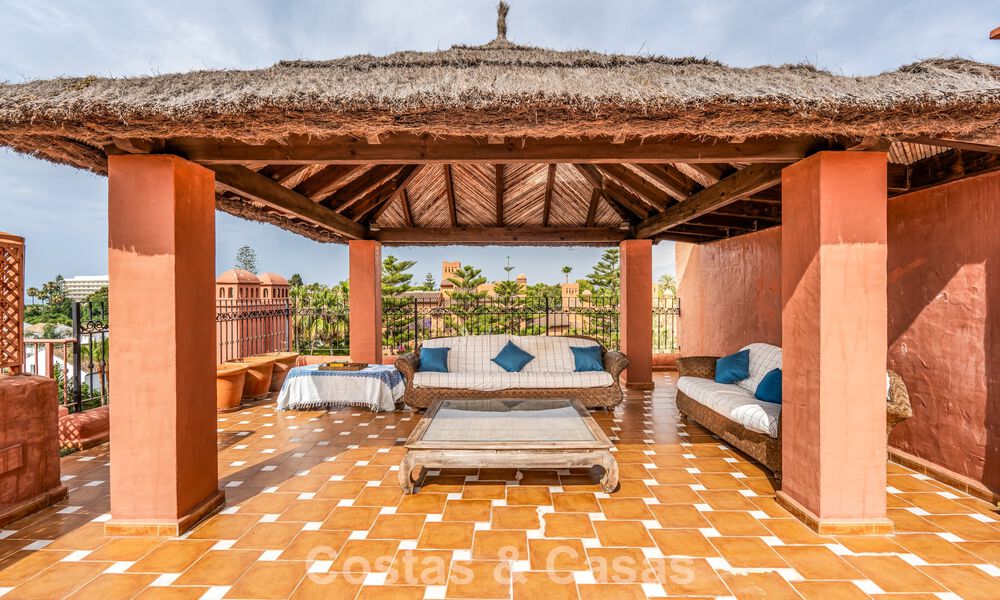 Zeer ruim duplex penthouse met eigen zwembad te koop, beachside nabij Guadalmina Baja, Marbella - Estepona 783542