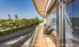 Modern 4-slaapkamer appartement te koop aan het strand met zeezicht in Estepona, Costa del Sol 782661 