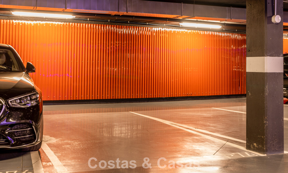 Modern 4-slaapkamer appartement te koop aan het strand met zeezicht in Estepona, Costa del Sol 782664