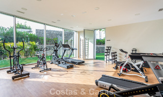 Modern 4-slaapkamer appartement te koop aan het strand met zeezicht in Estepona, Costa del Sol 782668 