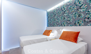 Modern 4-slaapkamer appartement te koop aan het strand met zeezicht in Estepona, Costa del Sol 782680 