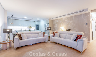 Modern 4-slaapkamer appartement te koop aan het strand met zeezicht in Estepona, Costa del Sol 782681 