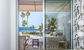Modern 4-slaapkamer appartement te koop aan het strand met zeezicht in Estepona, Costa del Sol 782686 