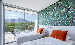 Modern 4-slaapkamer appartement te koop aan het strand met zeezicht in Estepona, Costa del Sol 782689 