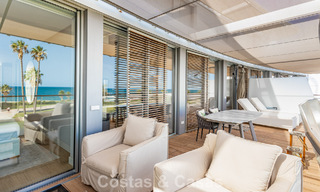 Modern 4-slaapkamer appartement te koop aan het strand met zeezicht in Estepona, Costa del Sol 782691 