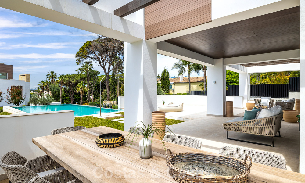 Eigentijdse villa te koop op loopafstand van het strand en voorzieningen in Marbella stad 783507