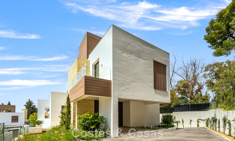 Eigentijdse villa te koop op loopafstand van het strand en voorzieningen in Marbella stad 783514