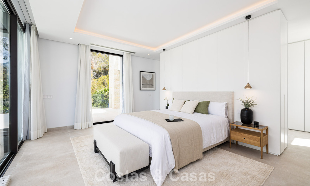 Eigentijdse villa te koop op loopafstand van het strand en voorzieningen in Marbella stad 783523