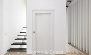 Eigentijdse villa te koop op loopafstand van het strand en voorzieningen in Marbella stad 783525 