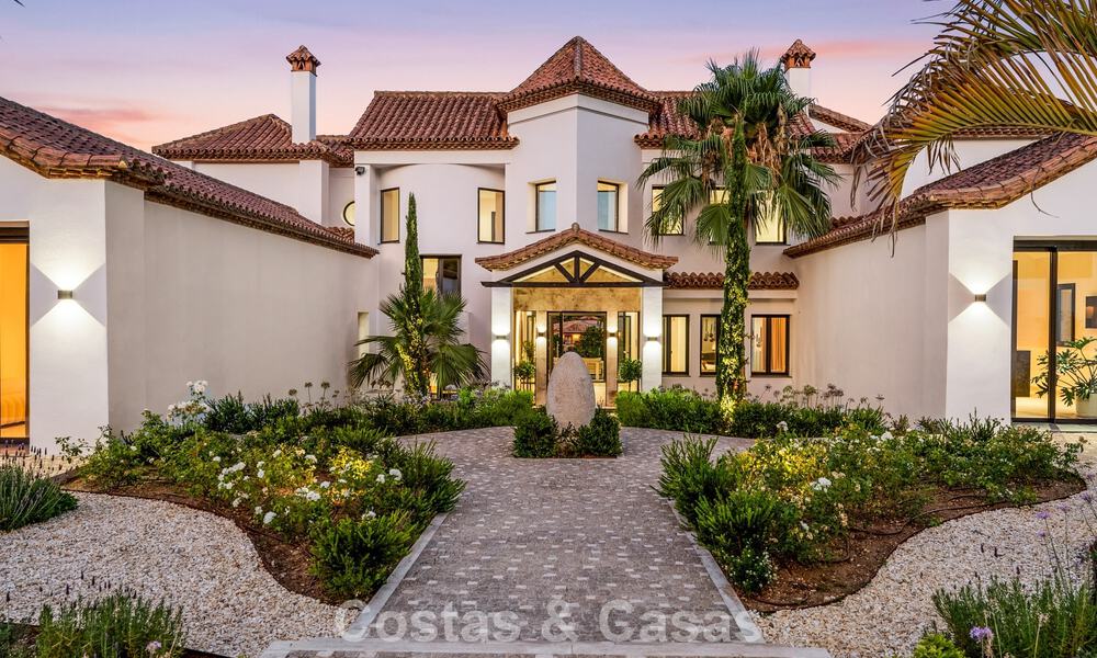 Eerstelijnsgolf villa met golf- en zeezicht te koop in het prestigieus 5* Golfresort in Marbella - Benahavis 783361