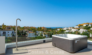 Instapklare, hedendaagse luxevilla te koop grenzend aan de golfbaan op de New Golden Mile tussen Marbella en Estepona 783282 