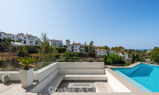 Instapklare, hedendaagse luxevilla te koop grenzend aan de golfbaan op de New Golden Mile tussen Marbella en Estepona 783289 