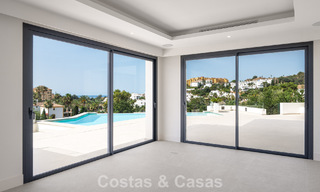 Instapklare, hedendaagse luxevilla te koop grenzend aan de golfbaan op de New Golden Mile tussen Marbella en Estepona 783291 