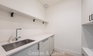 Instapklare, hedendaagse luxevilla te koop grenzend aan de golfbaan op de New Golden Mile tussen Marbella en Estepona 783298 