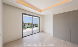 Instapklare, hedendaagse luxevilla te koop grenzend aan de golfbaan op de New Golden Mile tussen Marbella en Estepona 783299 