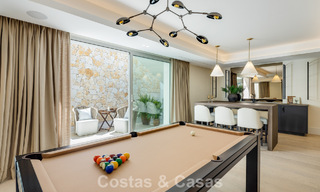 Indrukwekkende luxevilla met gras tennisbaan te koop dicht bij alle voorzieningen op de befaamde Golden Mile van Marbella 782696 