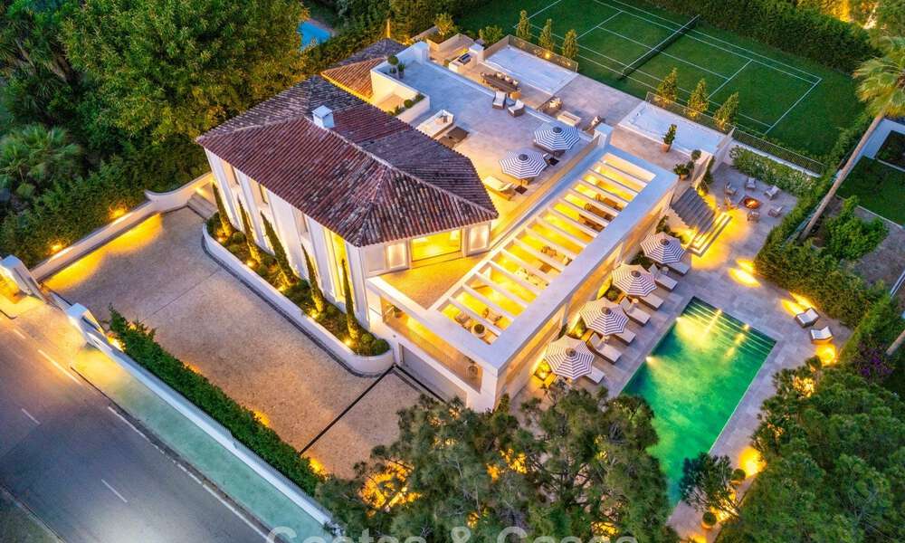 Indrukwekkende luxevilla met gras tennisbaan te koop dicht bij alle voorzieningen op de befaamde Golden Mile van Marbella 782697