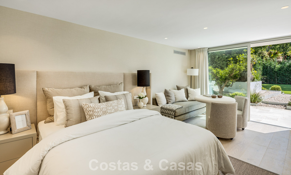 Indrukwekkende luxevilla met gras tennisbaan te koop dicht bij alle voorzieningen op de befaamde Golden Mile van Marbella 782701