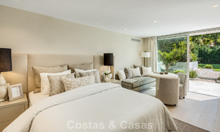 Indrukwekkende luxevilla met gras tennisbaan te koop dicht bij alle voorzieningen op de befaamde Golden Mile van Marbella 782701 