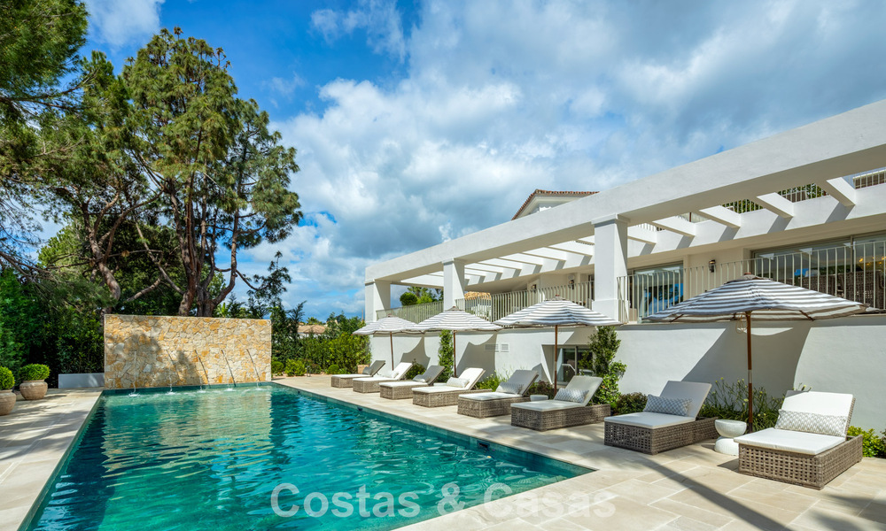 Indrukwekkende luxevilla met gras tennisbaan te koop dicht bij alle voorzieningen op de befaamde Golden Mile van Marbella 782703