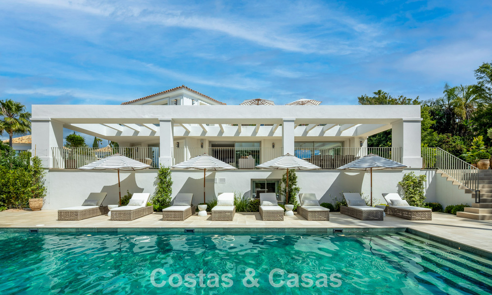 Indrukwekkende luxevilla met gras tennisbaan te koop dicht bij alle voorzieningen op de befaamde Golden Mile van Marbella 782704