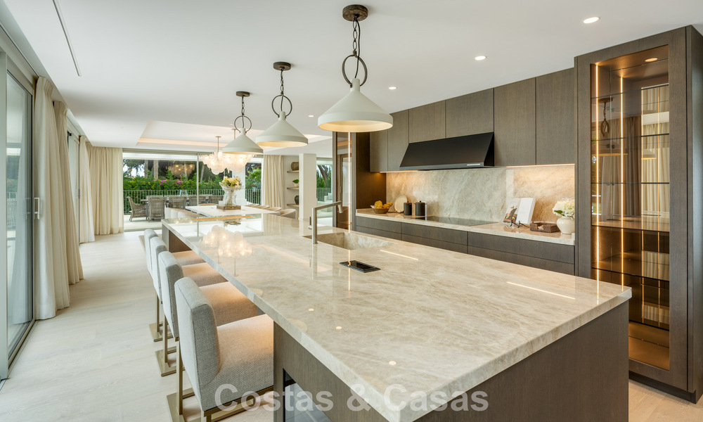 Indrukwekkende luxevilla met gras tennisbaan te koop dicht bij alle voorzieningen op de befaamde Golden Mile van Marbella 782706