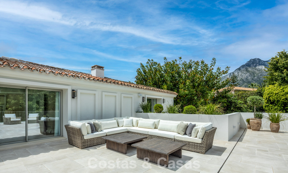 Indrukwekkende luxevilla met gras tennisbaan te koop dicht bij alle voorzieningen op de befaamde Golden Mile van Marbella 782711