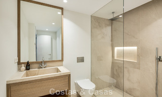 Indrukwekkende luxevilla met gras tennisbaan te koop dicht bij alle voorzieningen op de befaamde Golden Mile van Marbella 782717 