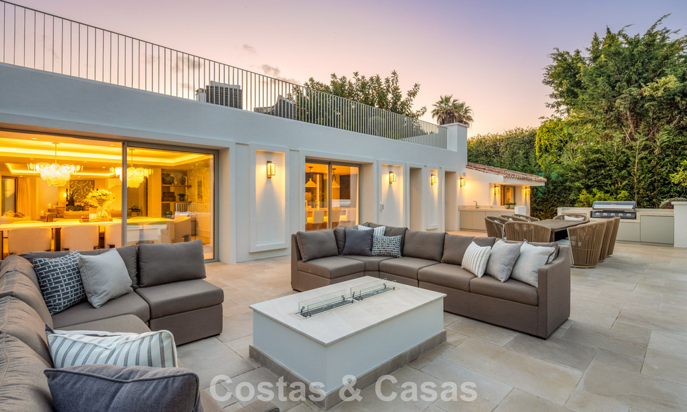 Indrukwekkende luxevilla met gras tennisbaan te koop dicht bij alle voorzieningen op de befaamde Golden Mile van Marbella 782721