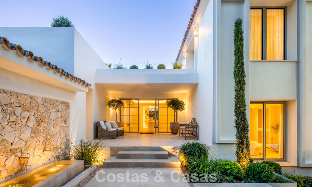 Indrukwekkende luxevilla met gras tennisbaan te koop dicht bij alle voorzieningen op de befaamde Golden Mile van Marbella 782722