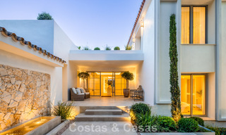 Indrukwekkende luxevilla met gras tennisbaan te koop dicht bij alle voorzieningen op de befaamde Golden Mile van Marbella 782722 