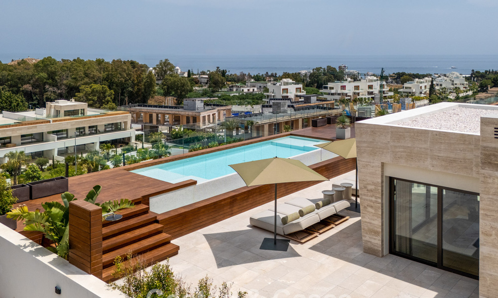 Instapklaar, high-end designwoning te koop, in een eersteklas resort-stijl complex op Marbella’s Golden Mile 782730