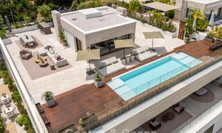 Instapklaar, high-end designwoning te koop, in een eersteklas resort-stijl complex op Marbella’s Golden Mile 782732 