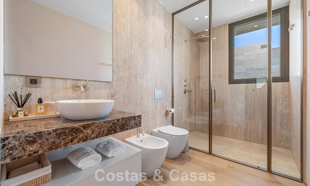 Instapklaar, high-end designwoning te koop, in een eersteklas resort-stijl complex op Marbella’s Golden Mile 782741