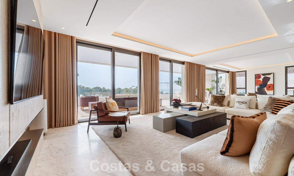 Instapklaar, high-end designwoning te koop, in een eersteklas resort-stijl complex op Marbella’s Golden Mile 782756