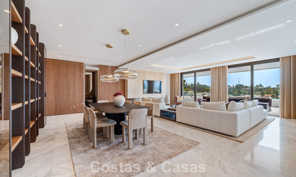 Instapklaar, high-end designwoning te koop, in een eersteklas resort-stijl complex op Marbella’s Golden Mile 782757