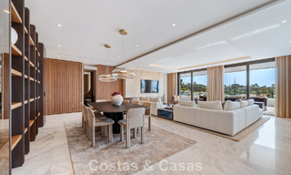 Instapklaar, high-end designwoning te koop, in een eersteklas resort-stijl complex op Marbella’s Golden Mile 782757 
