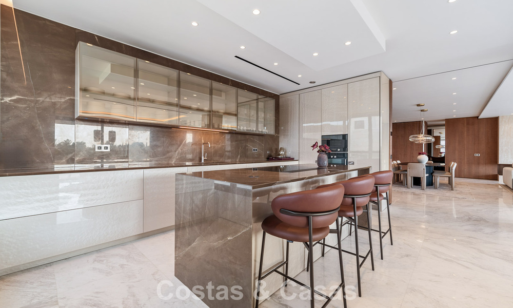 Instapklaar, high-end designwoning te koop, in een eersteklas resort-stijl complex op Marbella’s Golden Mile 782759