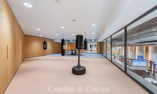 Instapklaar, high-end designwoning te koop, in een eersteklas resort-stijl complex op Marbella’s Golden Mile 782769 