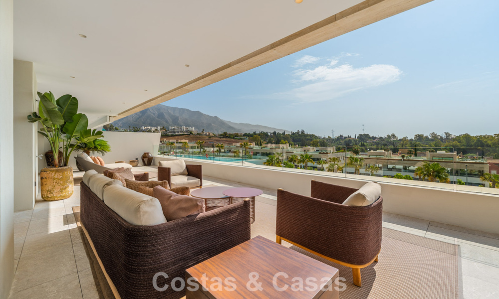 Instapklaar, high-end designwoning te koop, in een eersteklas resort-stijl complex op Marbella’s Golden Mile 782771