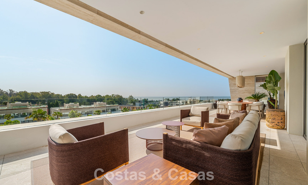 Instapklaar, high-end designwoning te koop, in een eersteklas resort-stijl complex op Marbella’s Golden Mile 782772