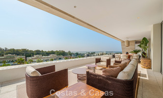 Instapklaar, high-end designwoning te koop, in een eersteklas resort-stijl complex op Marbella’s Golden Mile 782772 