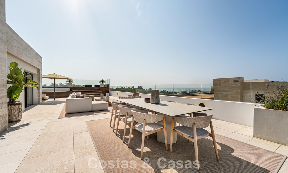 Instapklaar, high-end designwoning te koop, in een eersteklas resort-stijl complex op Marbella’s Golden Mile 782775