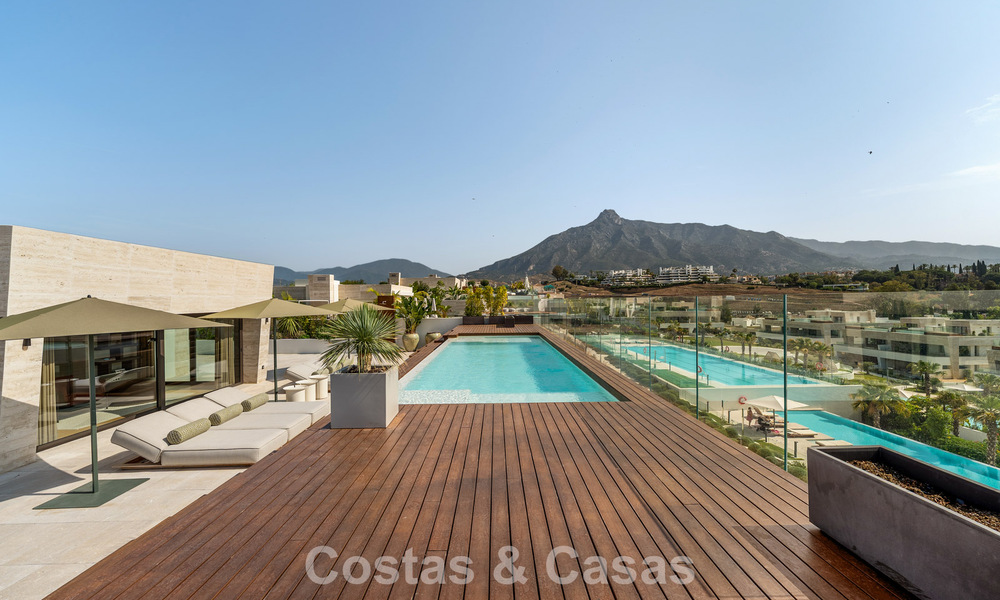 Instapklaar, high-end designwoning te koop, in een eersteklas resort-stijl complex op Marbella’s Golden Mile 782779