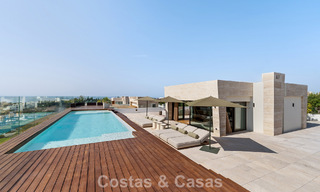 Instapklaar, high-end designwoning te koop, in een eersteklas resort-stijl complex op Marbella’s Golden Mile 782781 