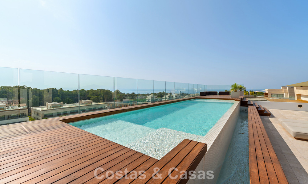 Instapklaar, high-end designwoning te koop, in een eersteklas resort-stijl complex op Marbella’s Golden Mile 782782