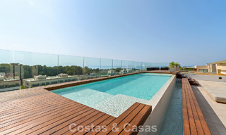 Instapklaar, high-end designwoning te koop, in een eersteklas resort-stijl complex op Marbella’s Golden Mile 782782 